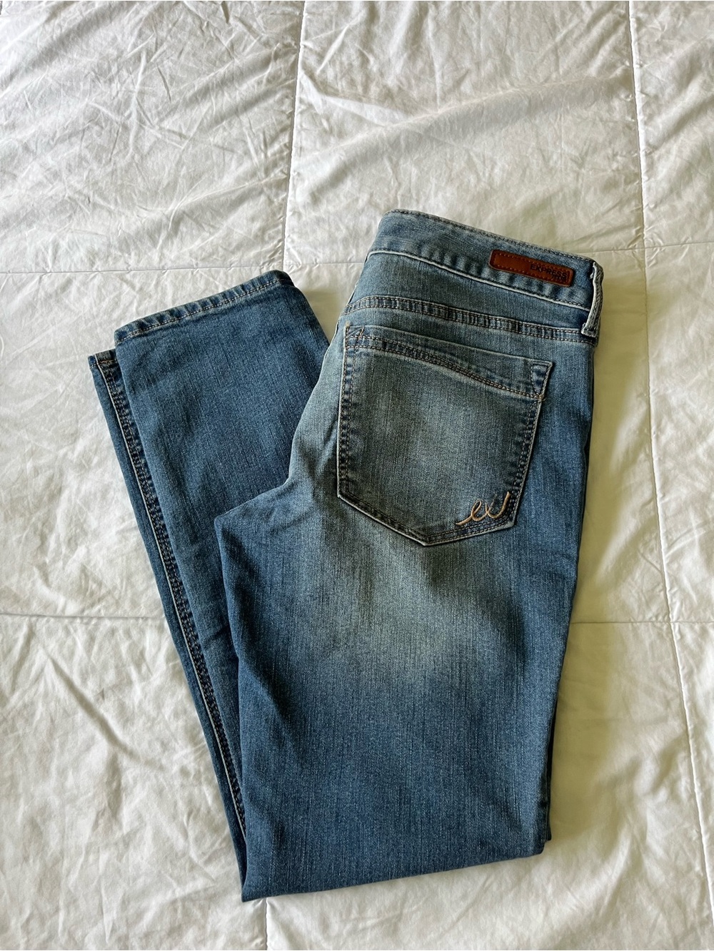 Express Women's Skinny Jeans in Medium Blue Wash
